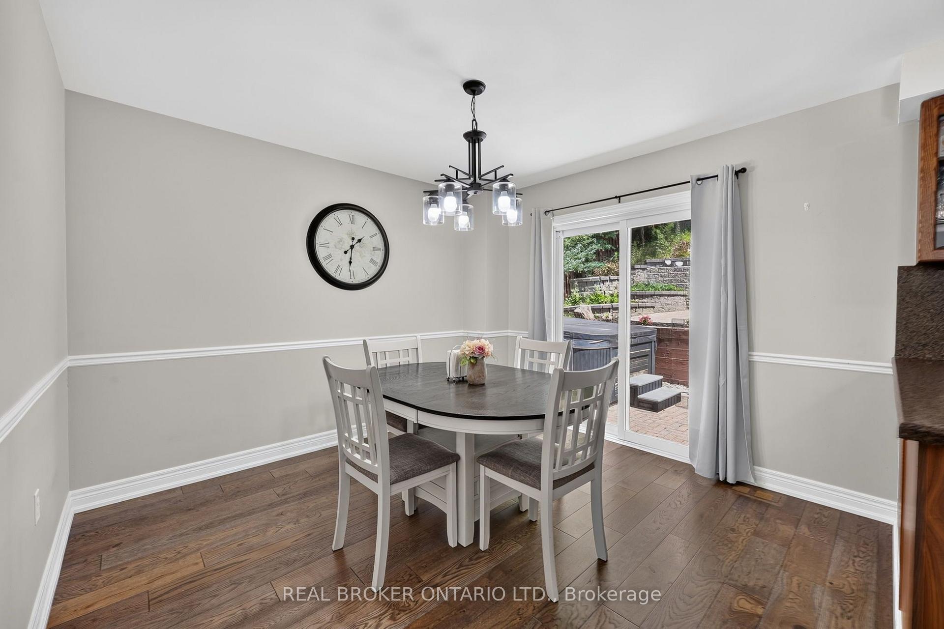 Photo 11 of 35 Bloom Crescent, Barrie, Ardagh — HOMEH