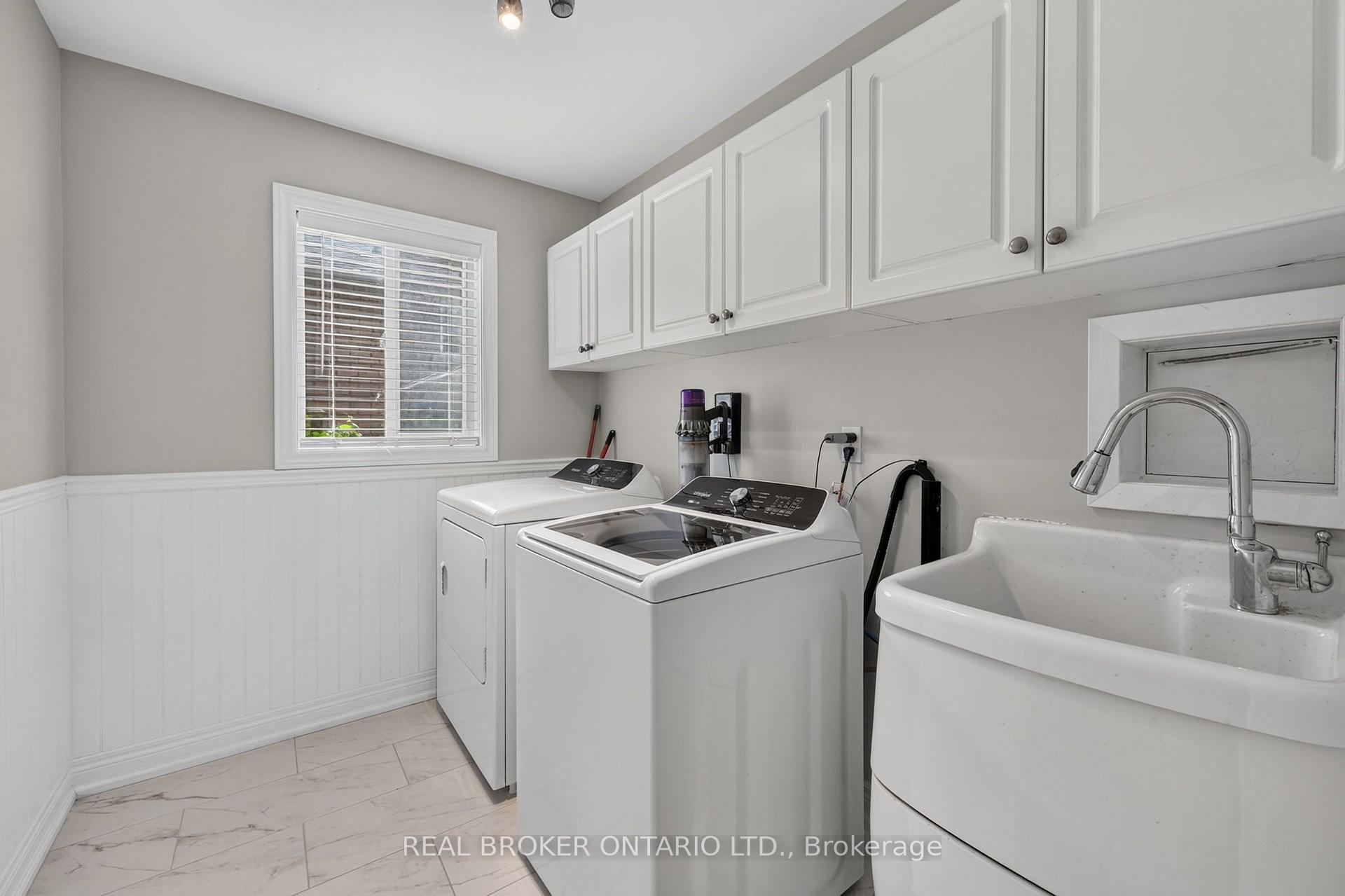Photo 14 of 35 Bloom Crescent, Barrie, Ardagh — HOMEH