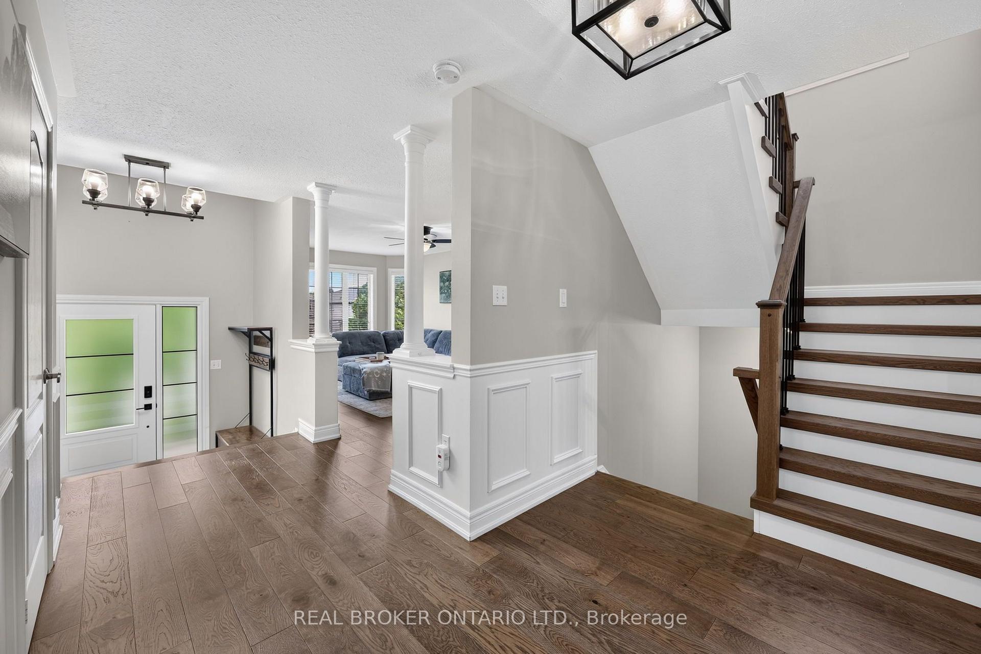 Photo 15 of 35 Bloom Crescent, Barrie, Ardagh — HOMEH