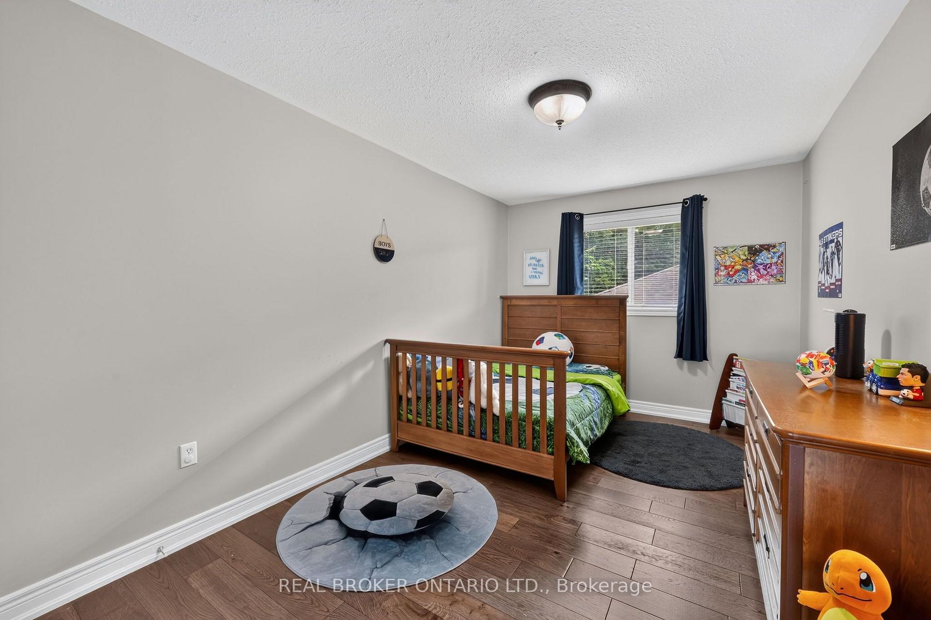 Photo 21 of 35 Bloom Crescent, Barrie, Ardagh — HOMEH