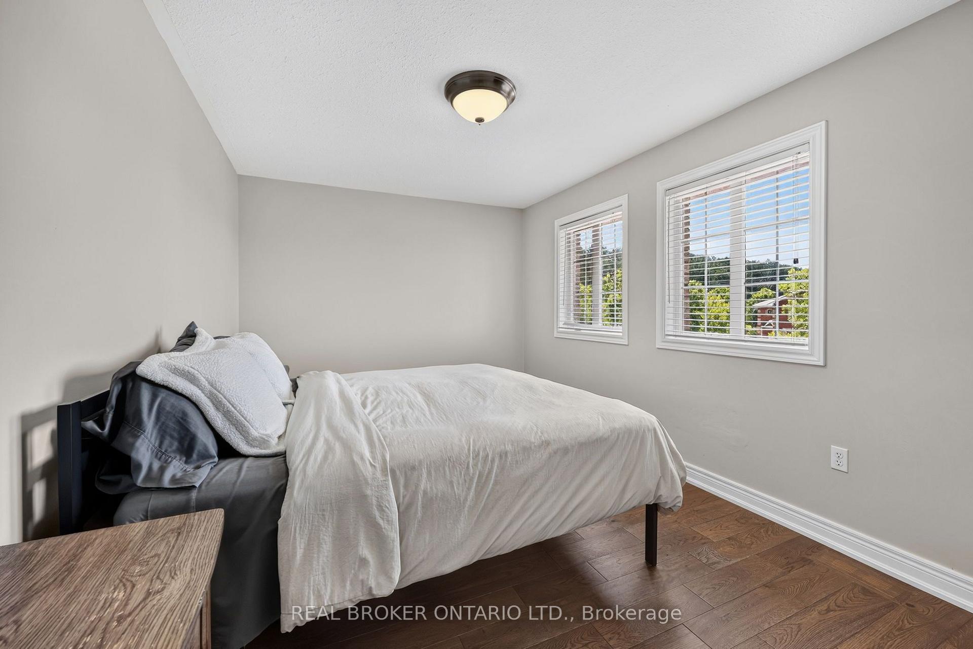 Photo 22 of 35 Bloom Crescent, Barrie, Ardagh — HOMEH