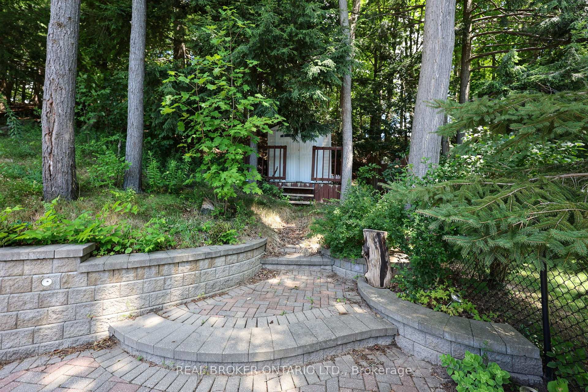 Photo 37 of 35 Bloom Crescent, Barrie, Ardagh — HOMEH