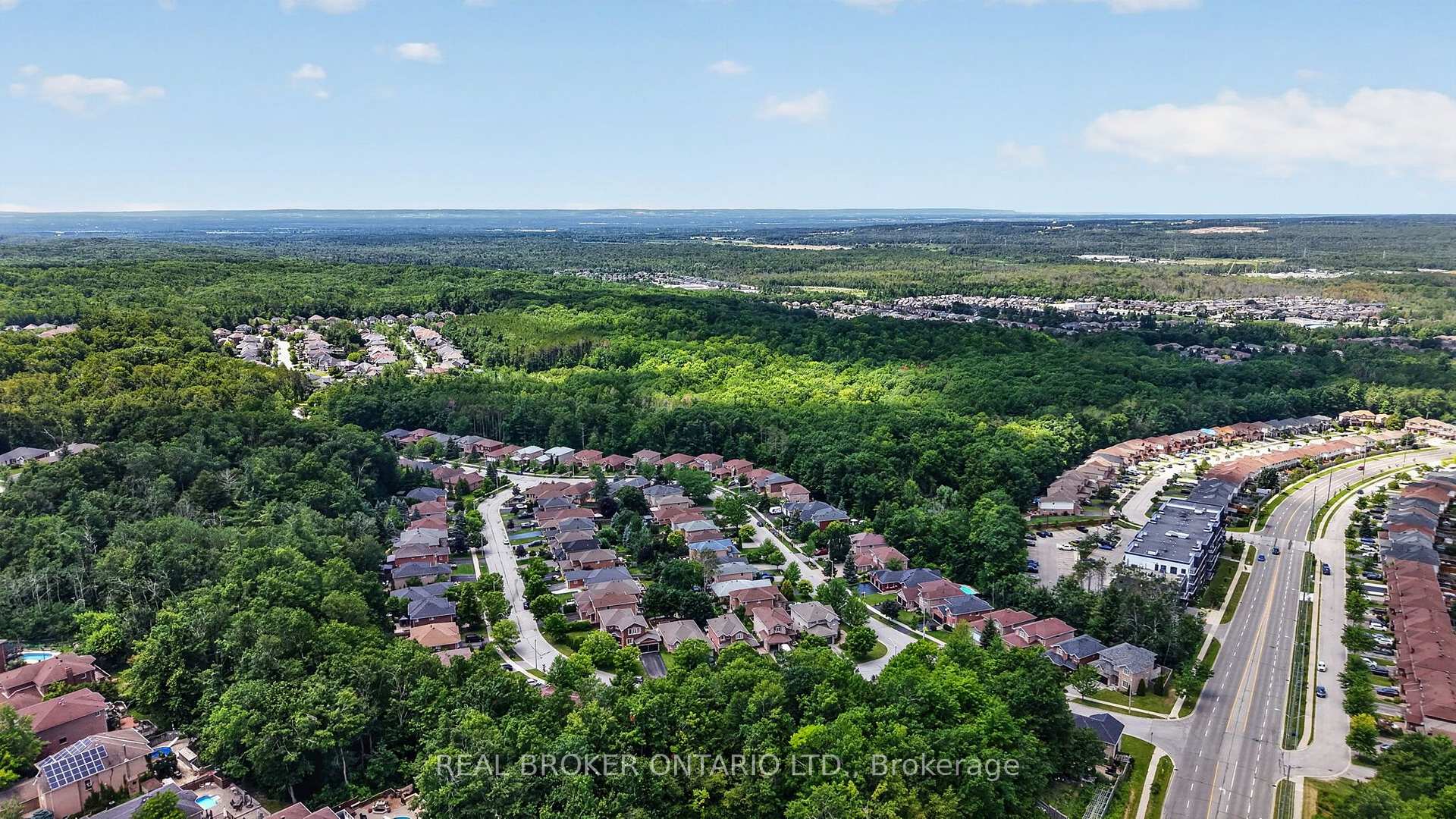 Photo 40 of 35 Bloom Crescent, Barrie, Ardagh — HOMEH