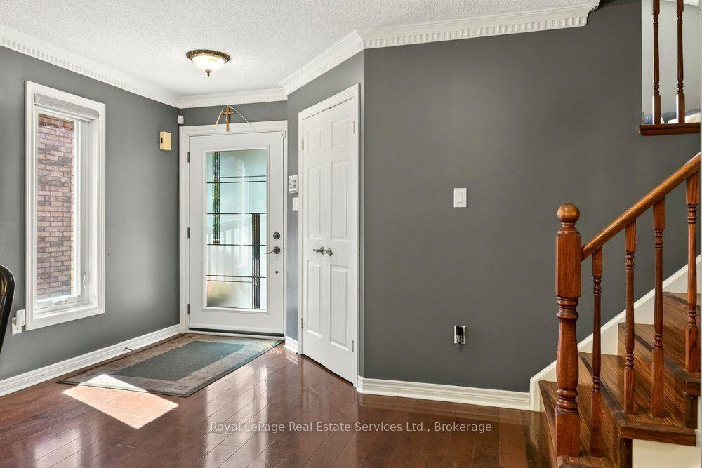 Photo 3 of 2054 Westmount Drive, Oakville, Westmount — HOMEH