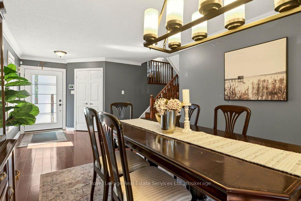 Photo 4 of 2054 Westmount Drive, Oakville, Westmount — HOMEH