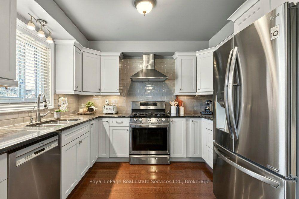 Photo 6 of 2054 Westmount Drive, Oakville, Westmount — HOMEH