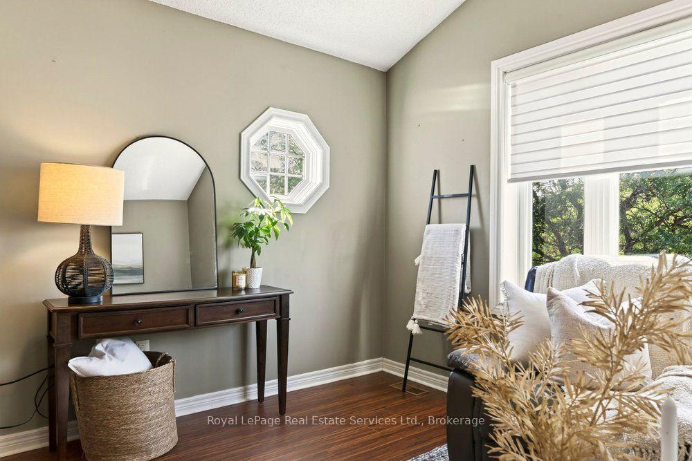 Photo 11 of 2054 Westmount Drive, Oakville, Westmount — HOMEH
