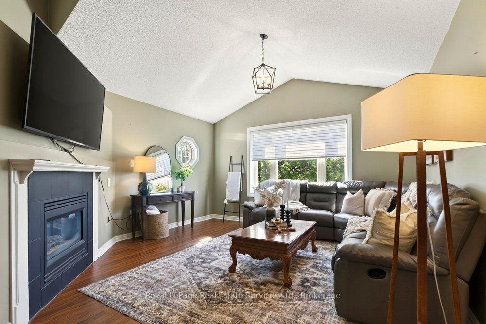 Photo 12 of 2054 Westmount Drive, Oakville, Westmount — HOMEH