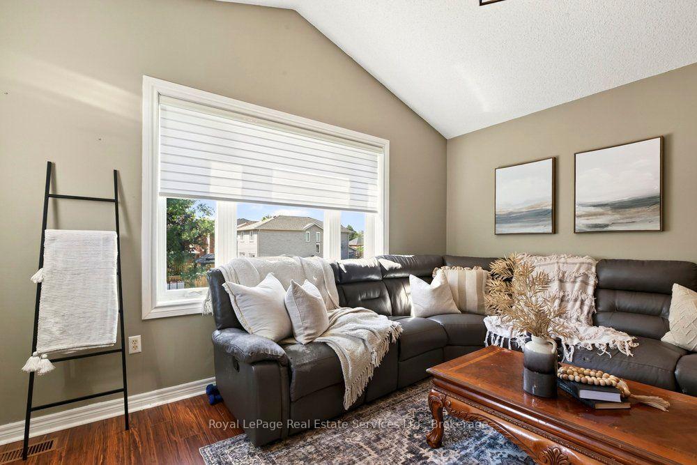 Photo 13 of 2054 Westmount Drive, Oakville, Westmount — HOMEH