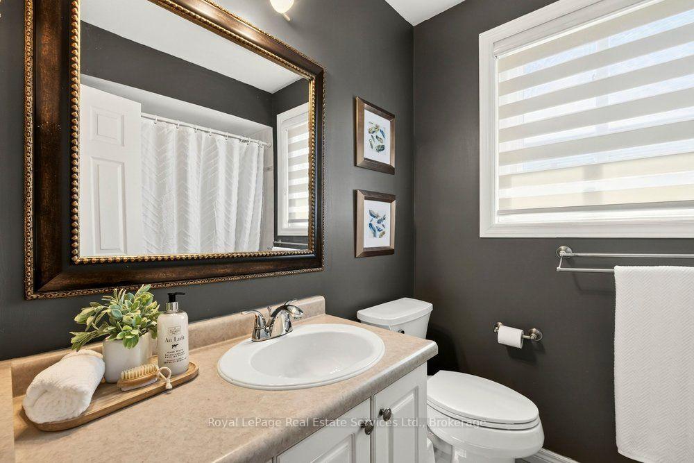 Photo 16 of 2054 Westmount Drive, Oakville, Westmount — HOMEH