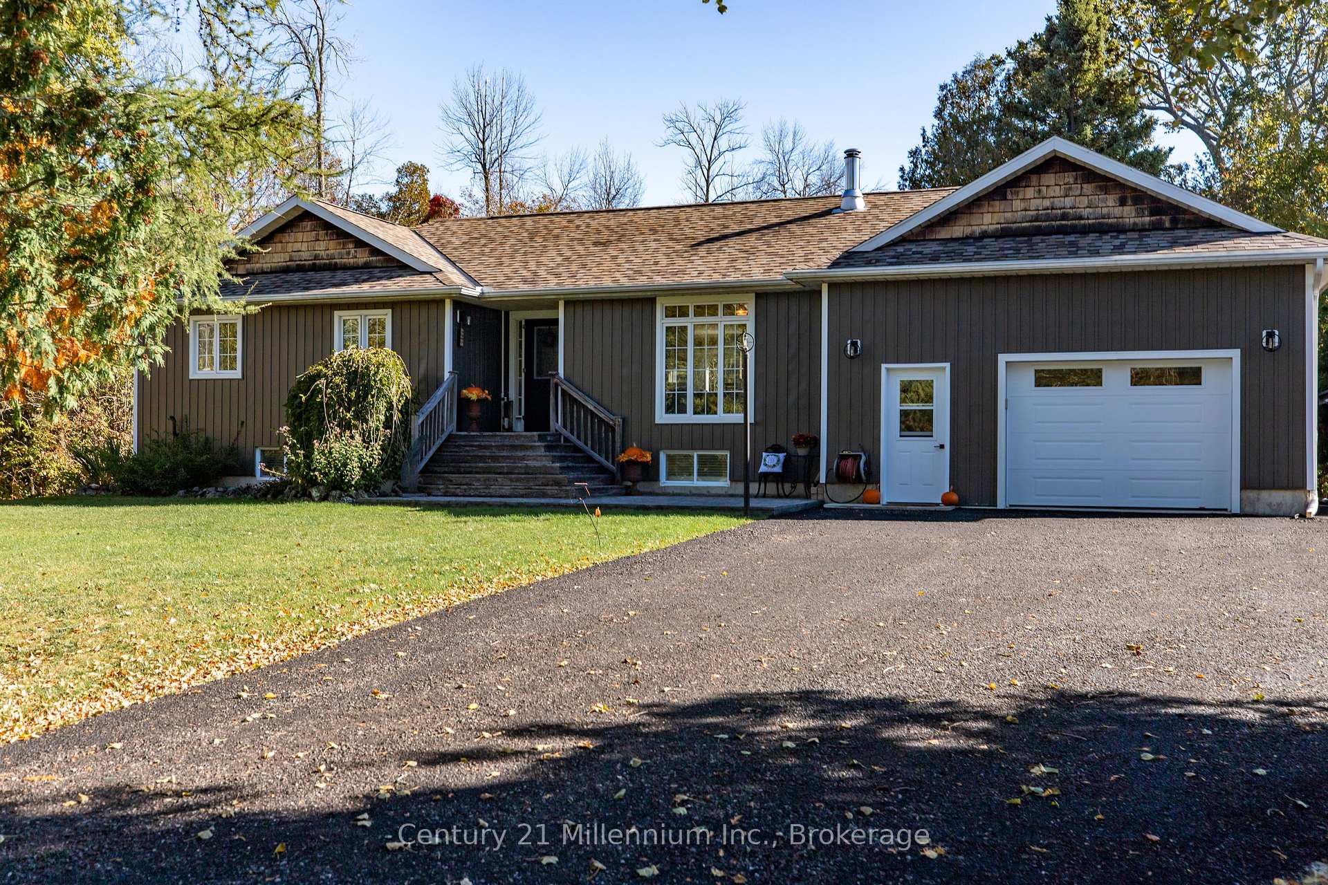 Photo 2 of 23 Pierce Street N, South Bruce Peninsula — HOMEH