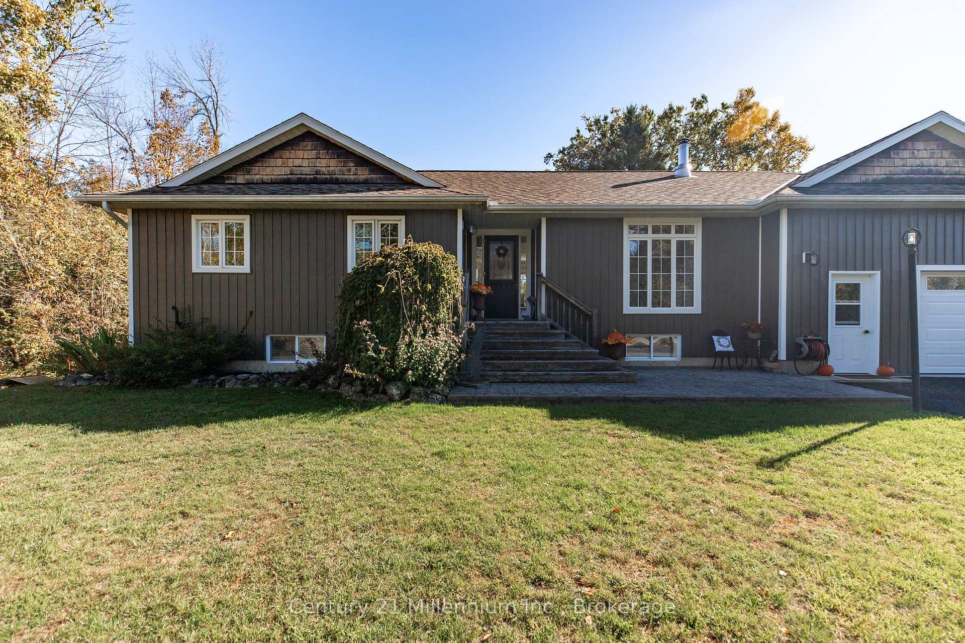 Photo 3 of 23 Pierce Street N, South Bruce Peninsula — HOMEH