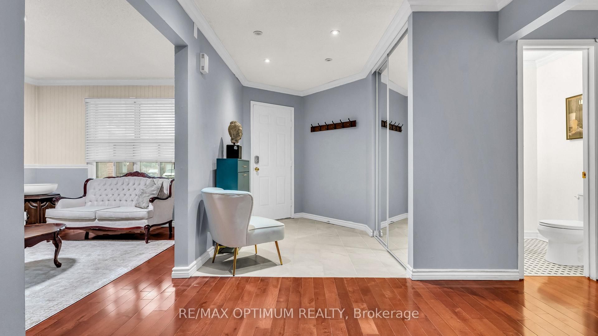 Photo 4 of 11 Donaldson Drive, Brampton, Brampton South — HOMEH