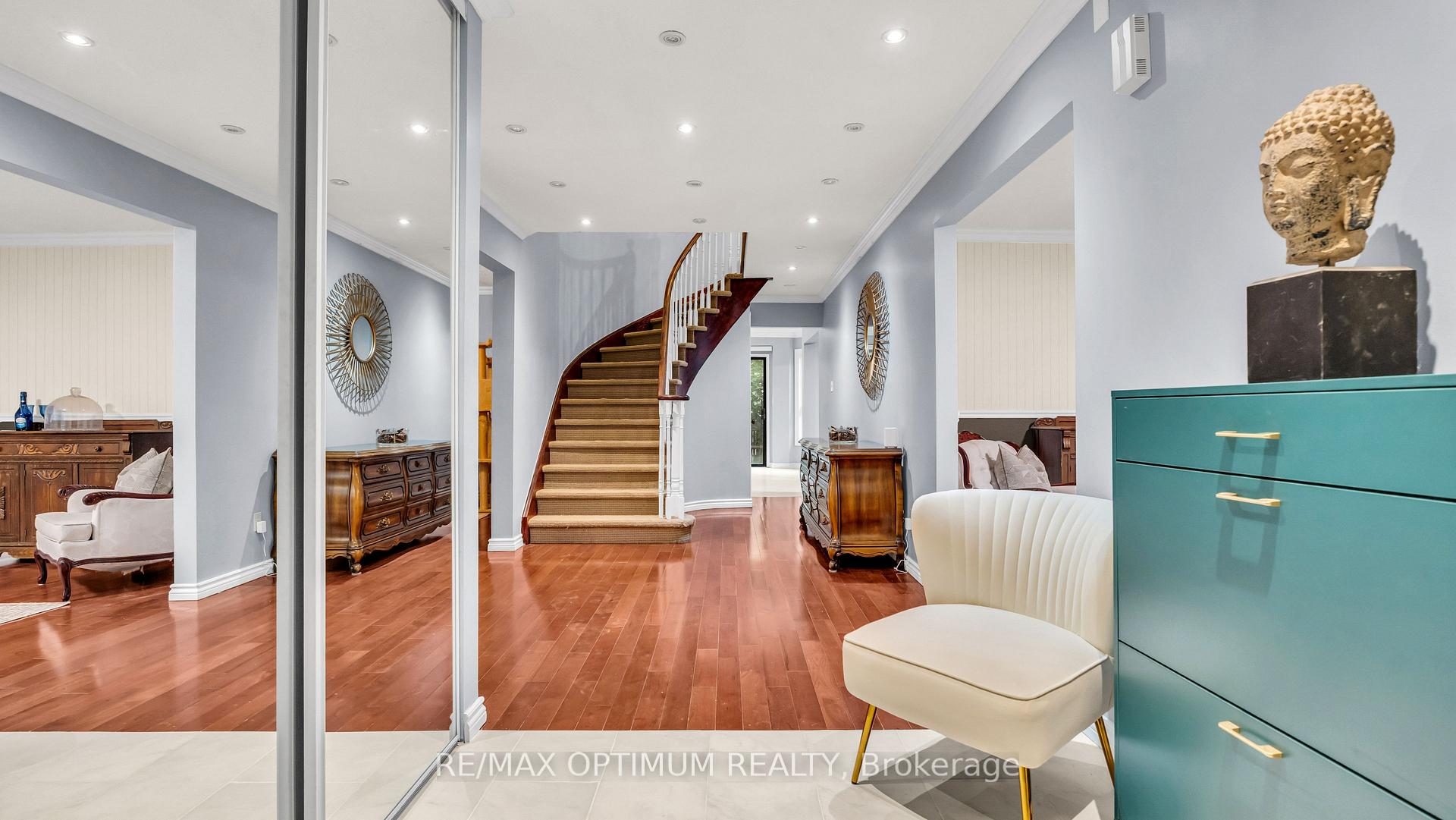 Photo 5 of 11 Donaldson Drive, Brampton, Brampton South — HOMEH