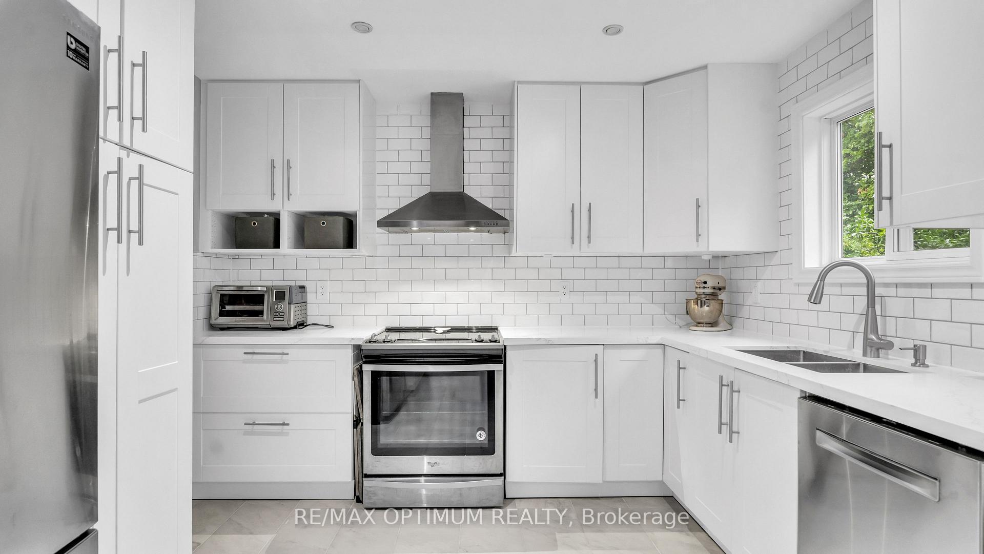 Photo 10 of 11 Donaldson Drive, Brampton, Brampton South — HOMEH