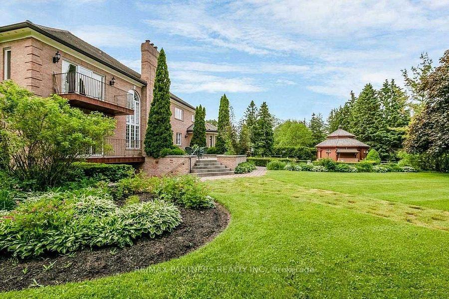 Photo 4 of 11 Jarvis Avenue, Aurora, Aurora Estates — HOMEH