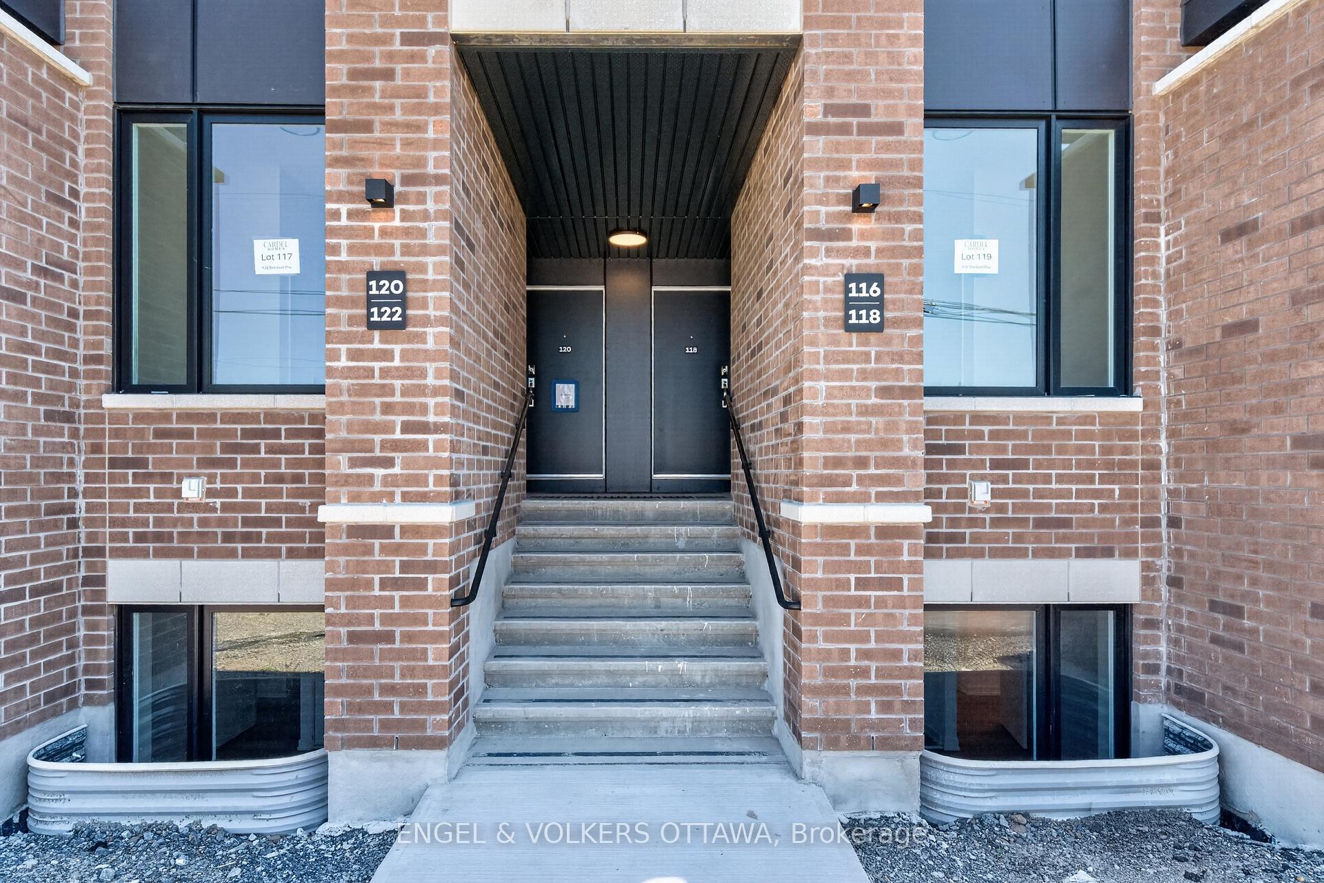 Photo 2 of 120 Stardust Private, Ottawa, Leitrim — HOMEH