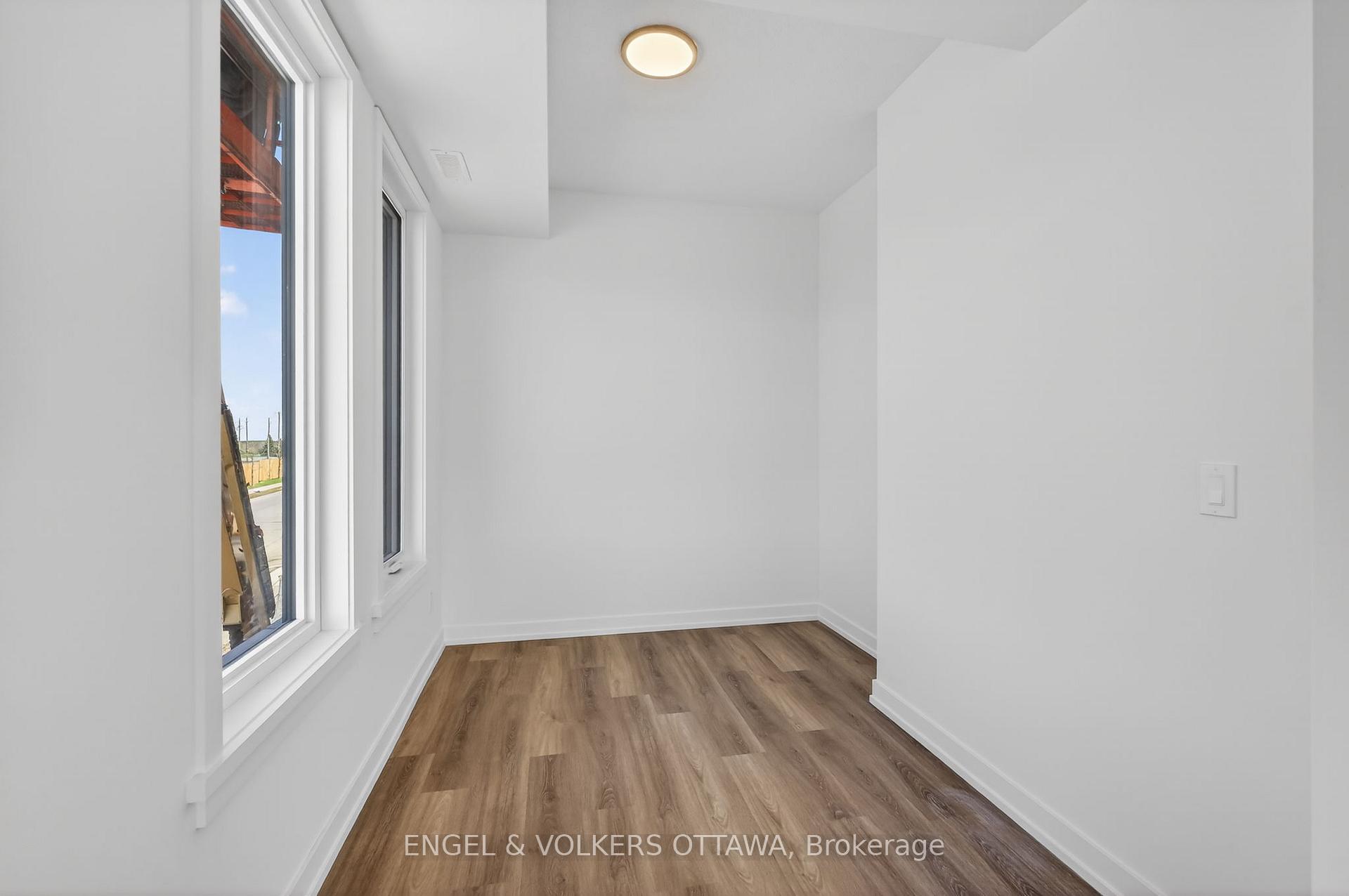 Photo 16 of 120 Stardust Private, Ottawa, Leitrim — HOMEH