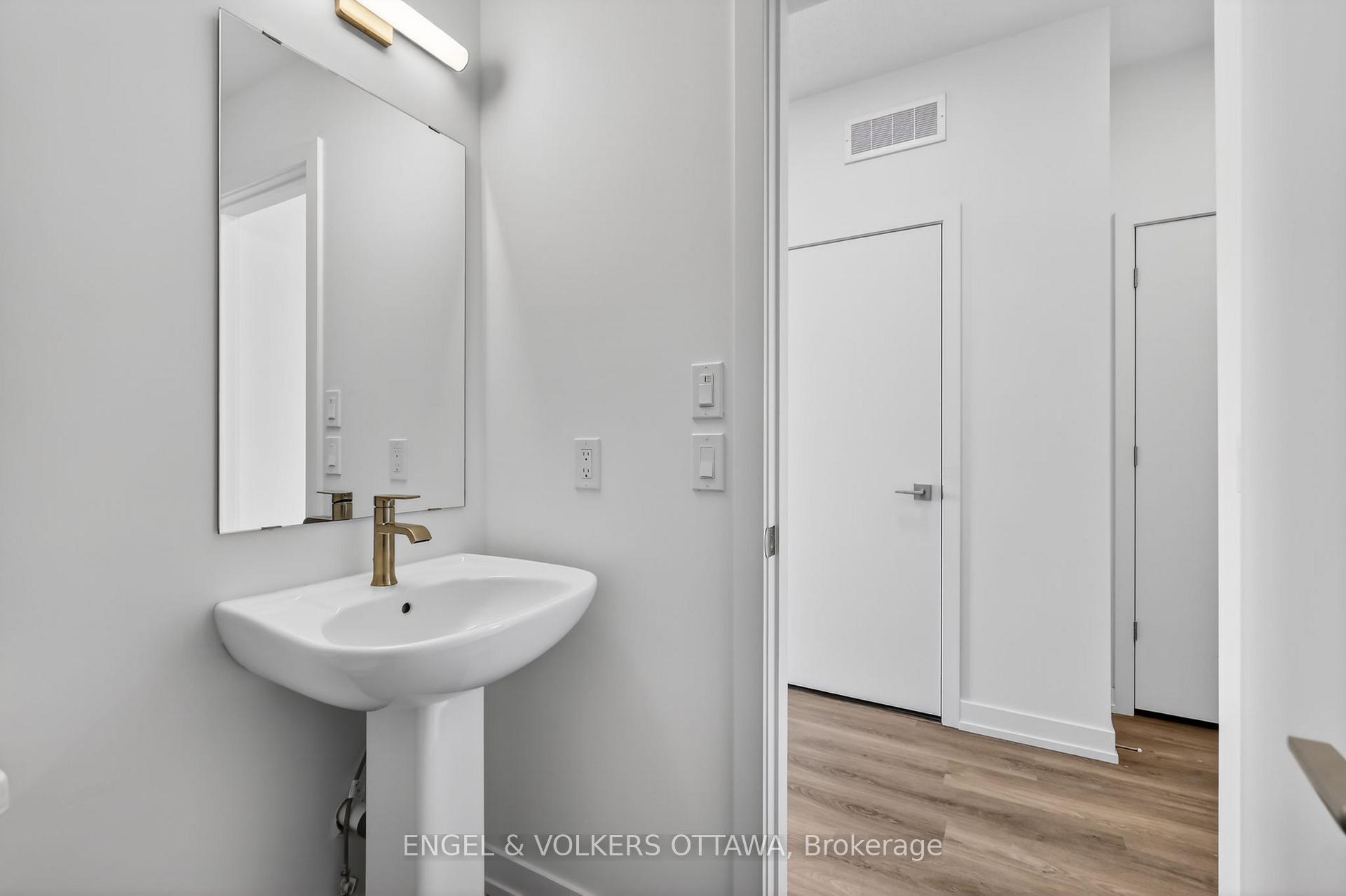Photo 17 of 120 Stardust Private, Ottawa, Leitrim — HOMEH