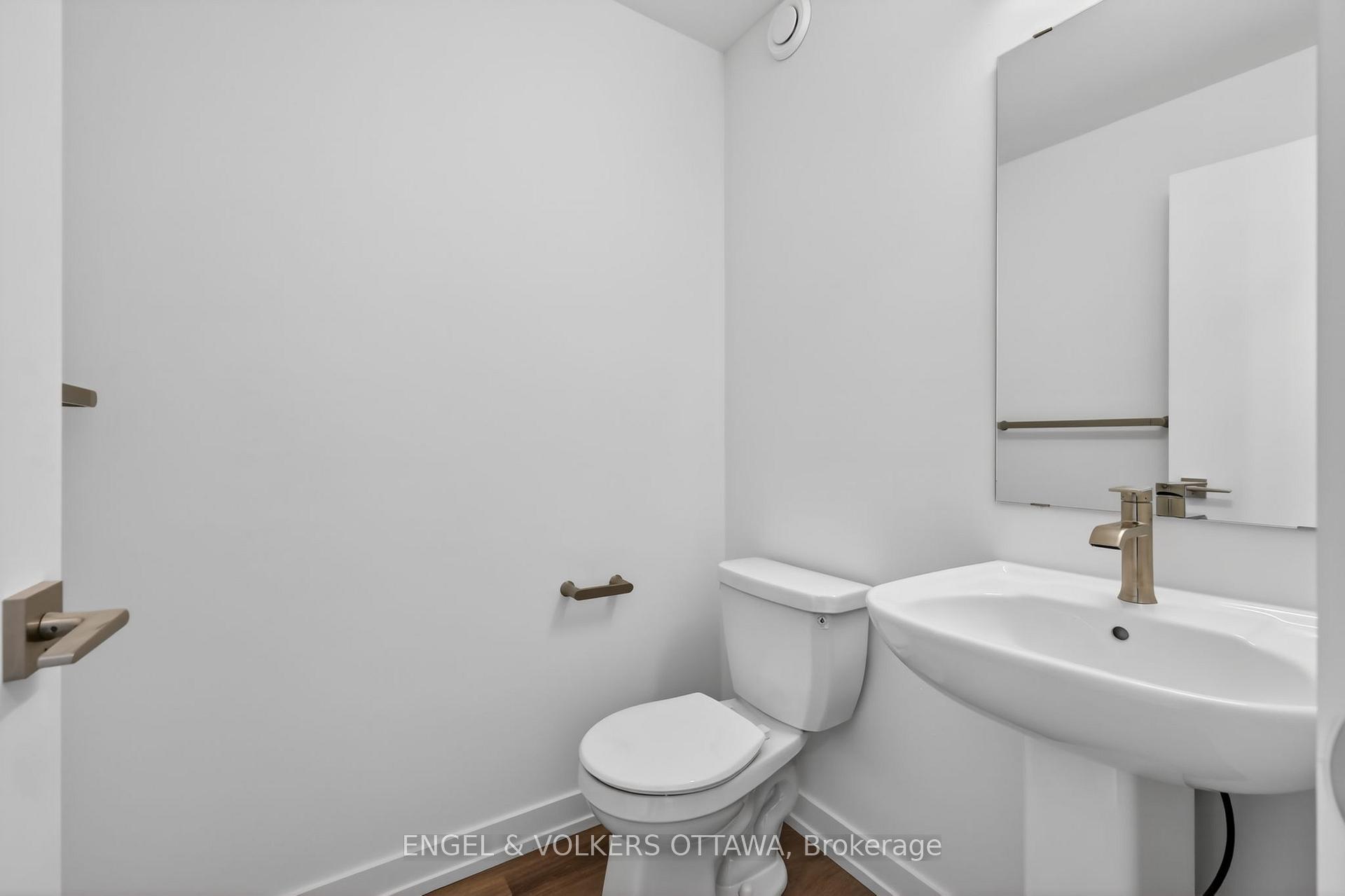 Photo 18 of 120 Stardust Private, Ottawa, Leitrim — HOMEH