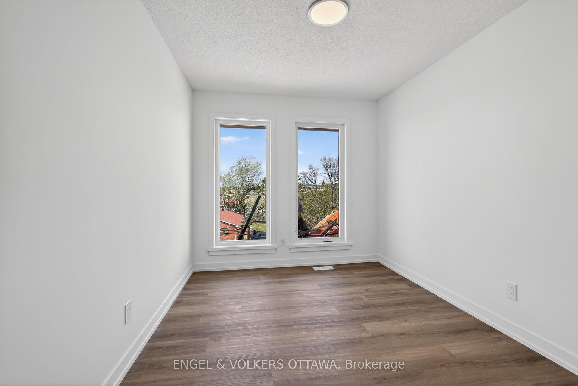 Photo 22 of 120 Stardust Private, Ottawa, Leitrim — HOMEH