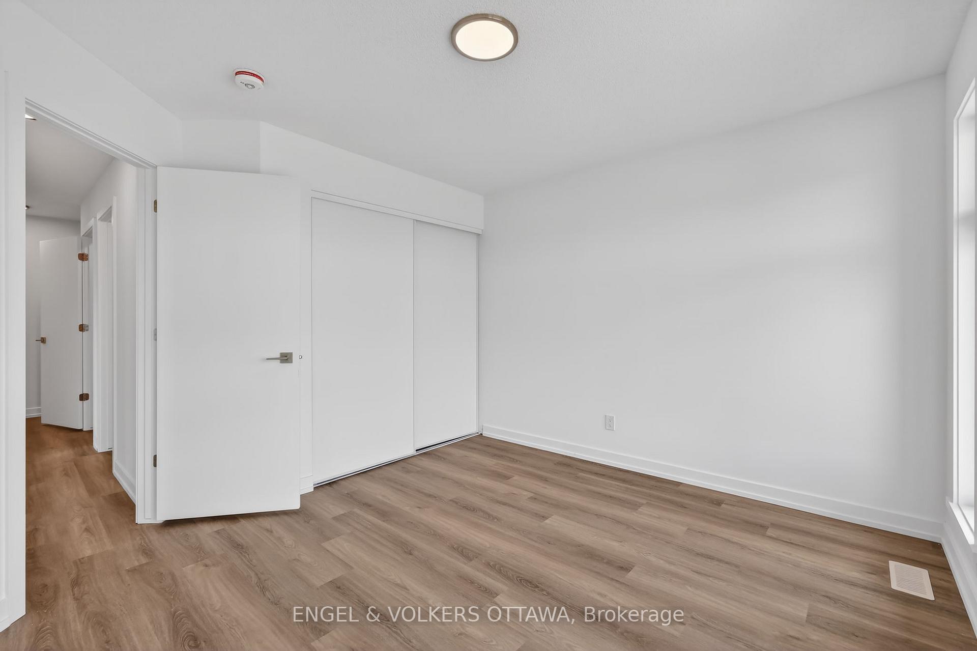 Photo 29 of 120 Stardust Private, Ottawa, Leitrim — HOMEH