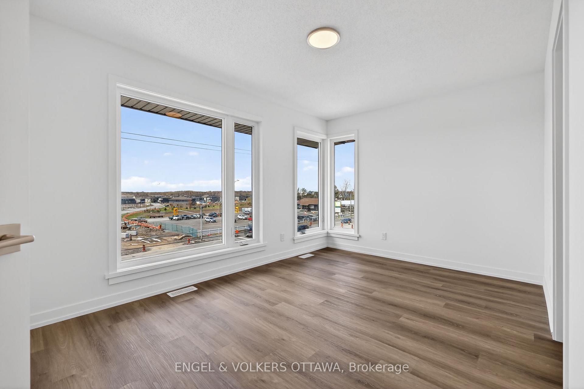 Photo 35 of 120 Stardust Private, Ottawa, Leitrim — HOMEH