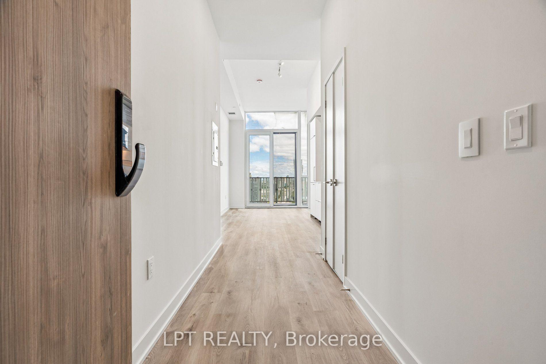 Photo 6 of Unit 3207, 1 Fairview Road E, Mississauga, Mississauga Valleys — HOMEH