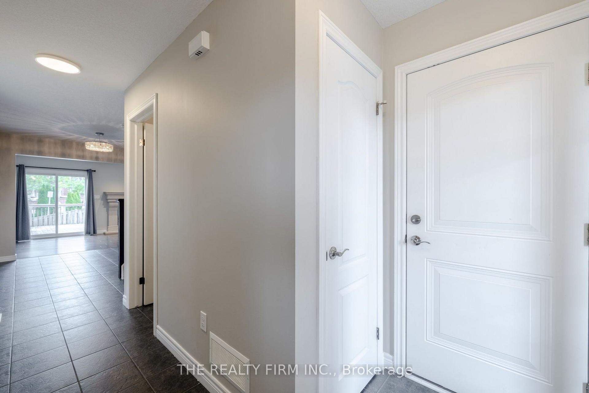 Photo 3 of 1167 Whetherfield Street, London, North M — HOMEH