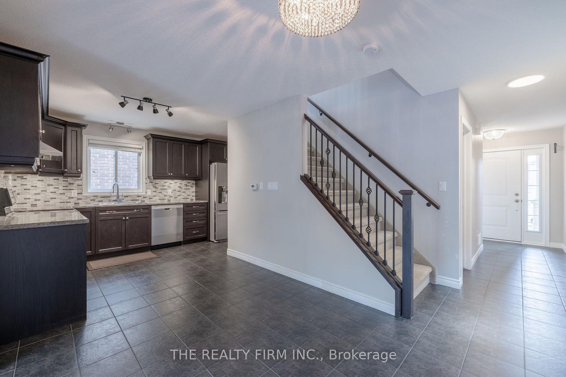 Photo 5 of 1167 Whetherfield Street, London, North M — HOMEH