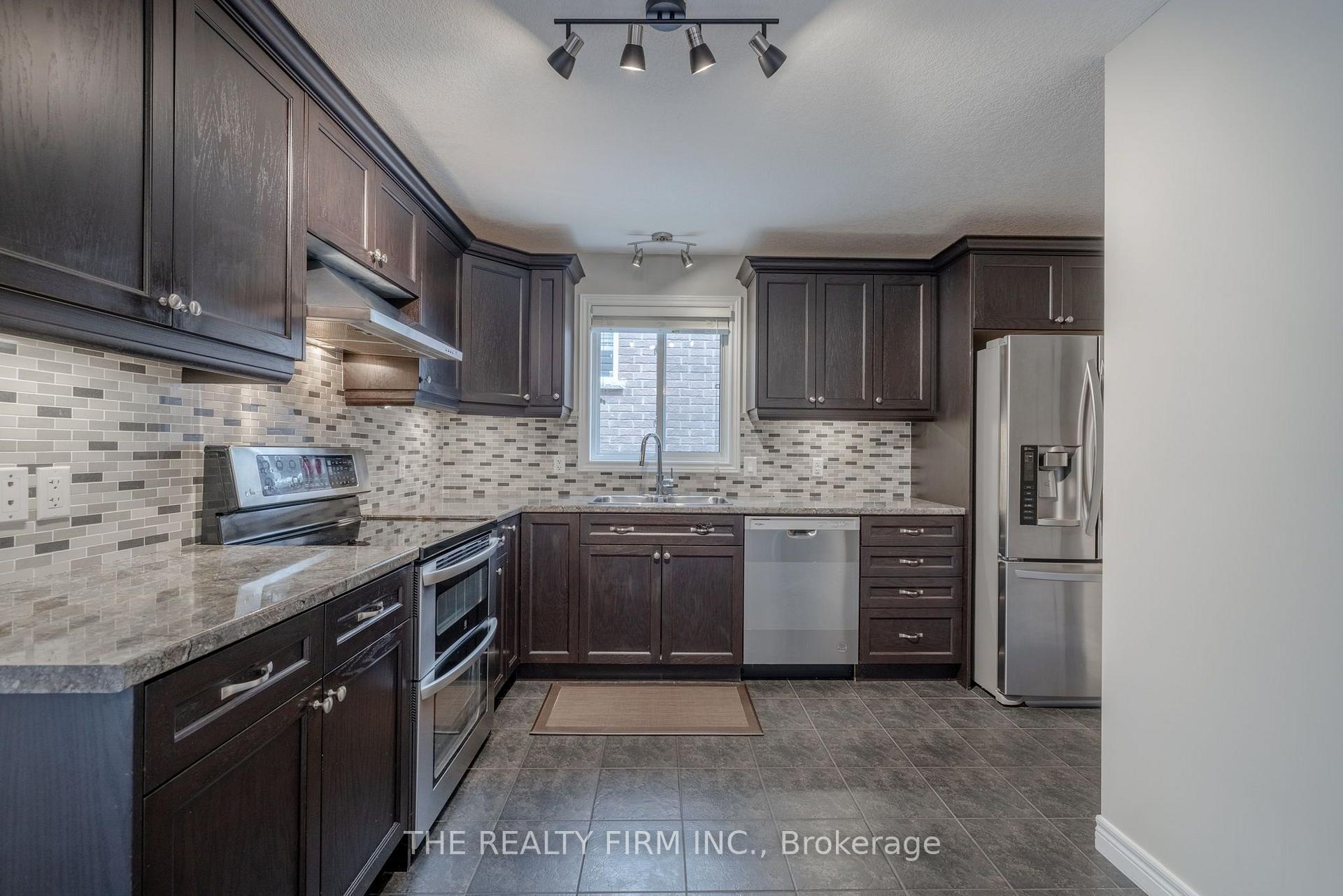 Photo 7 of 1167 Whetherfield Street, London, North M — HOMEH