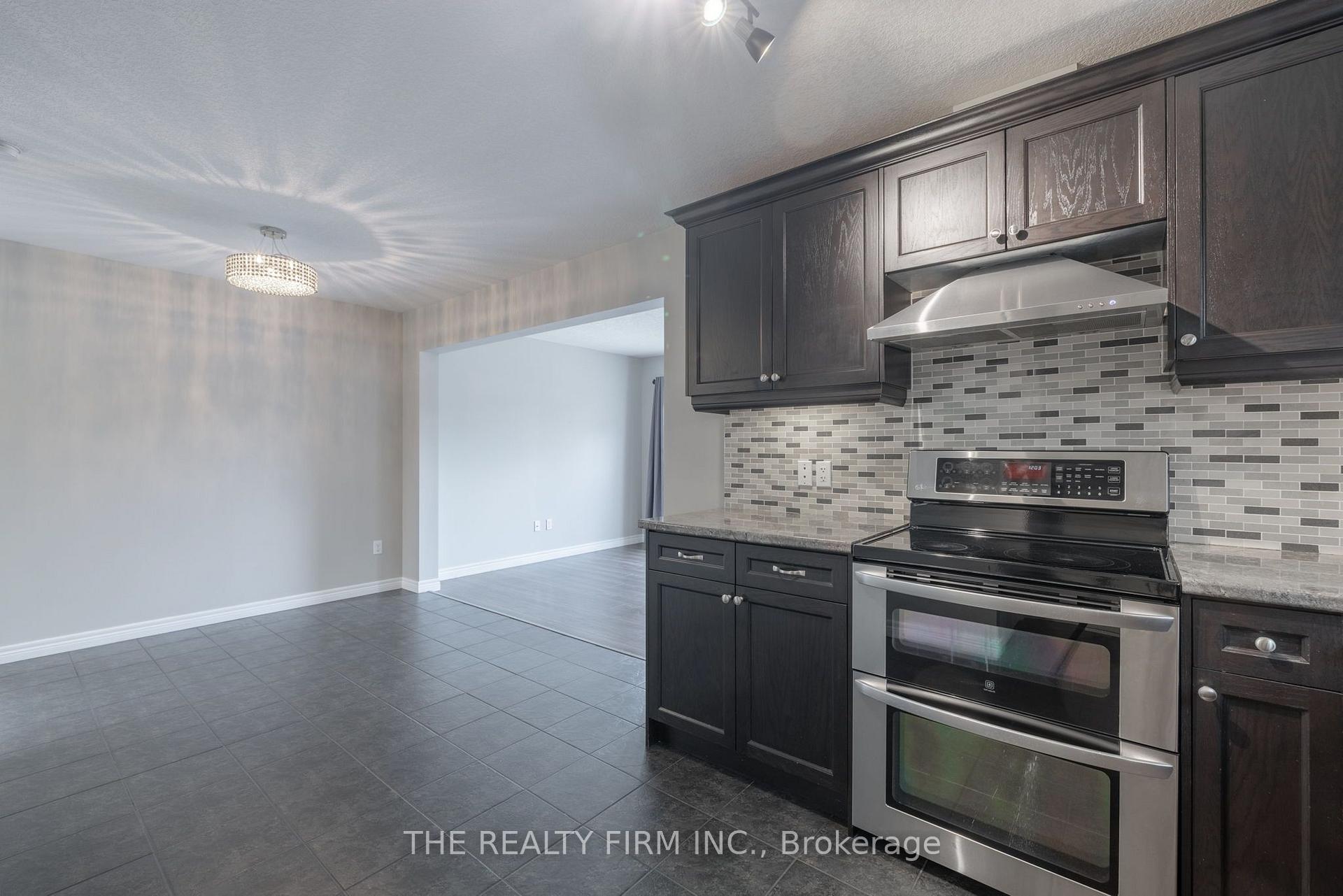 Photo 9 of 1167 Whetherfield Street, London, North M — HOMEH