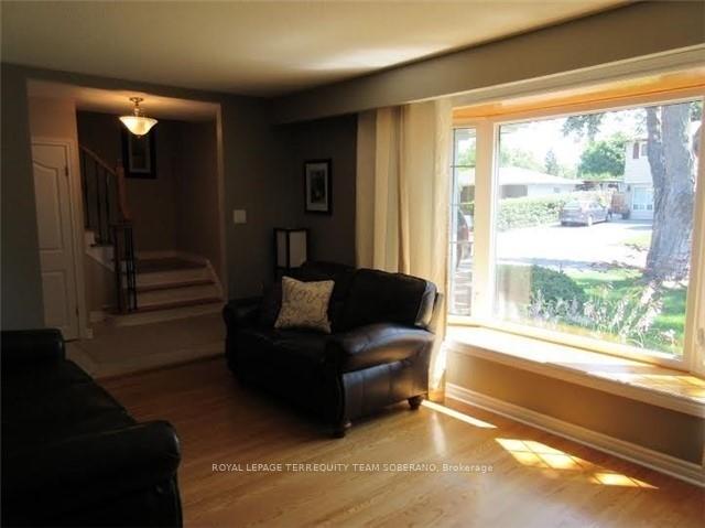 Photo 8 of 54 Roberts Crescent, Brampton, Brampton East — HOMEH
