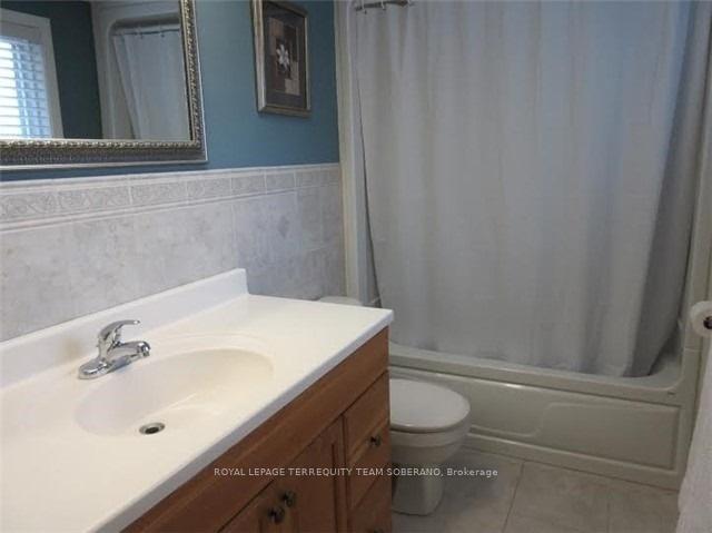 Photo 12 of 54 Roberts Crescent, Brampton, Brampton East — HOMEH