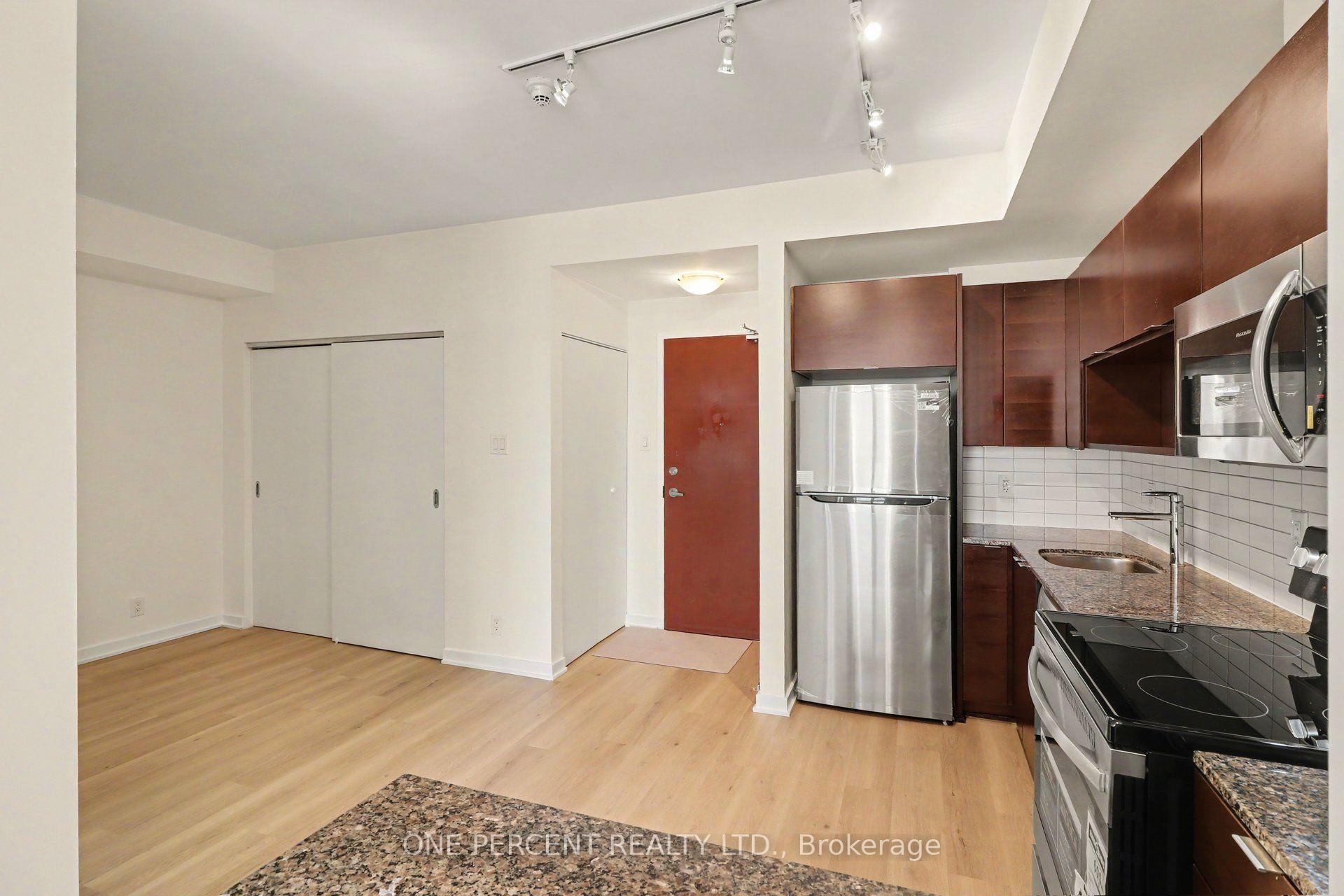 Photo 2 of Unit 2008, 324 Laurier Avenue W, Ottawa, Ottawa Centre — HOMEH