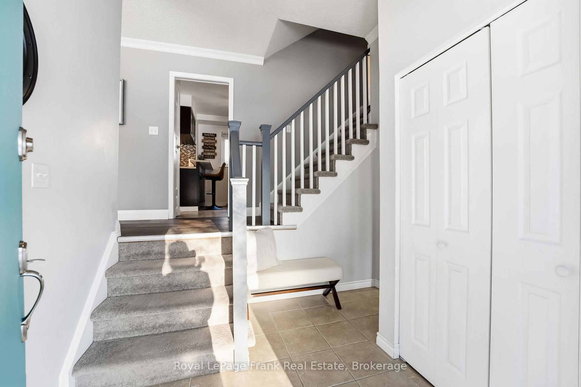 Photo 3 of 489 Crestwood Drive, Oshawa, O'Neill — HOMEH