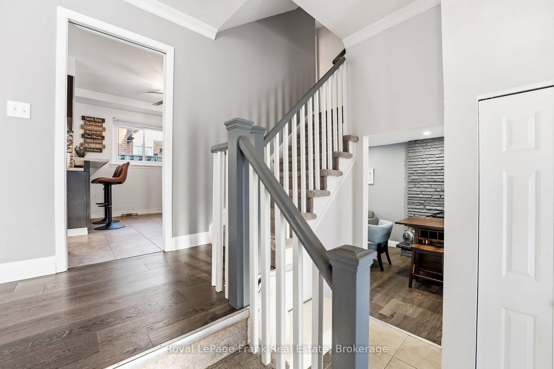 Photo 4 of 489 Crestwood Drive, Oshawa, O'Neill — HOMEH