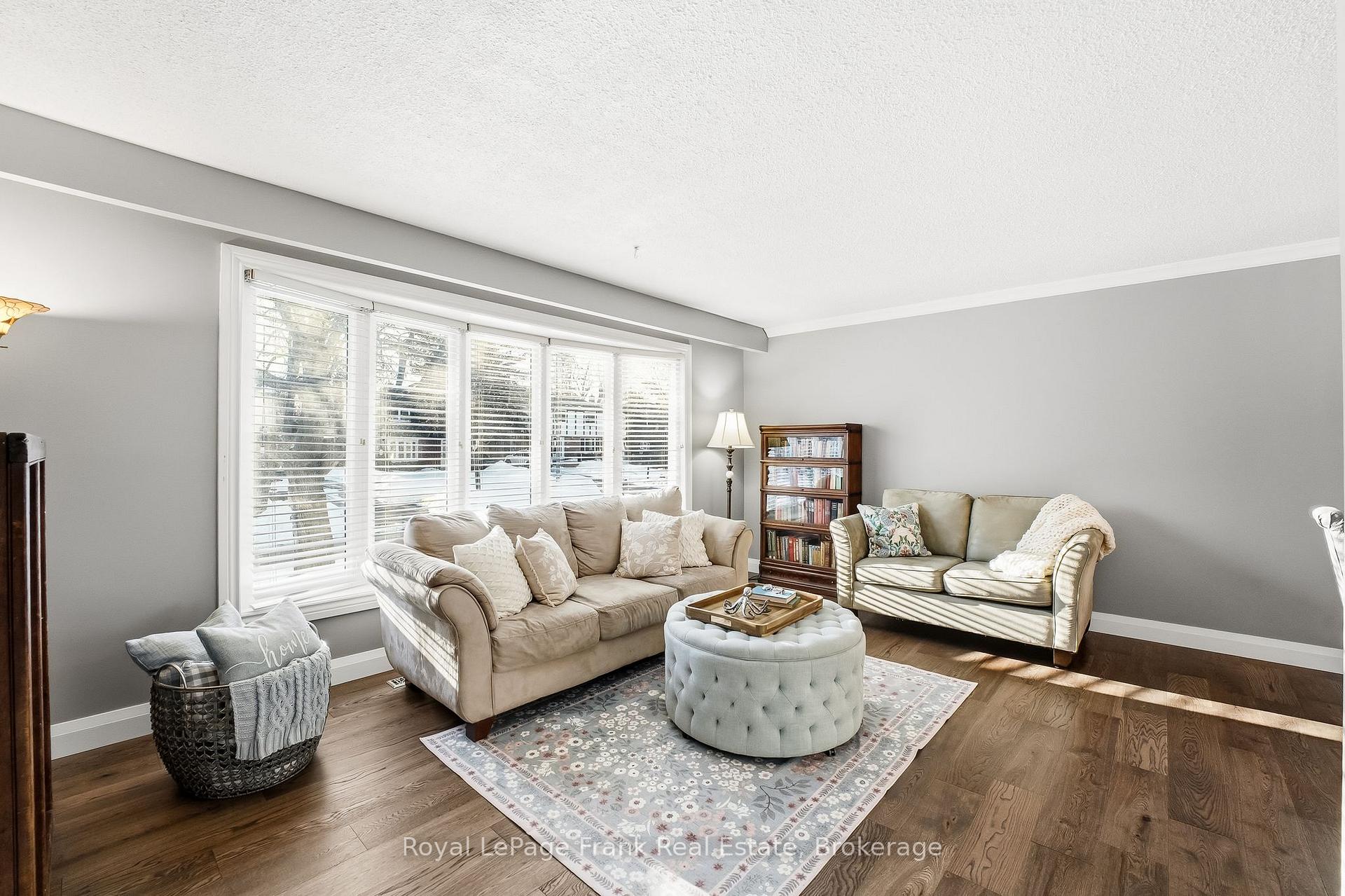 Photo 6 of 489 Crestwood Drive, Oshawa, O'Neill — HOMEH