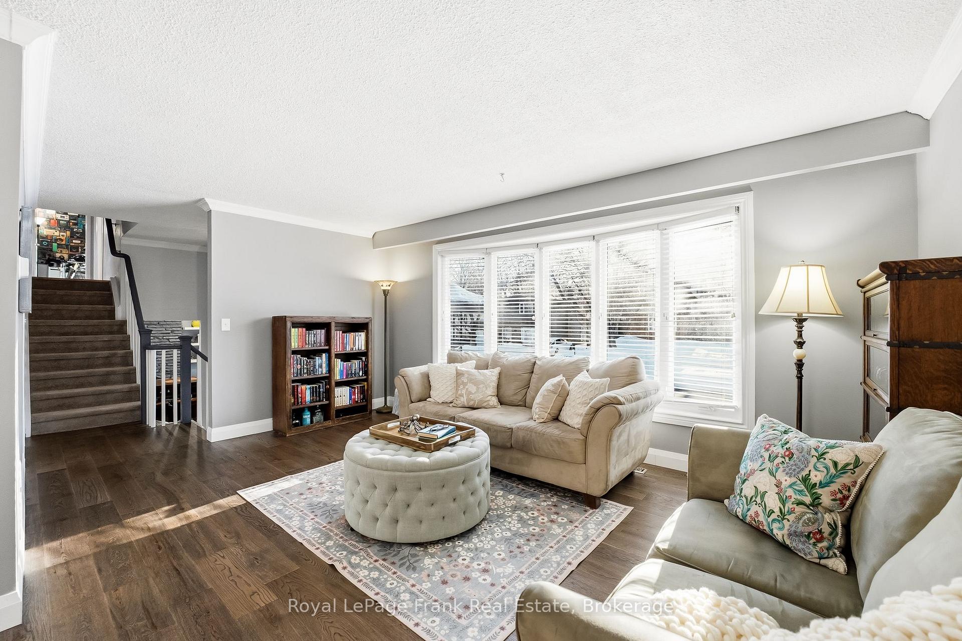 Photo 7 of 489 Crestwood Drive, Oshawa, O'Neill — HOMEH