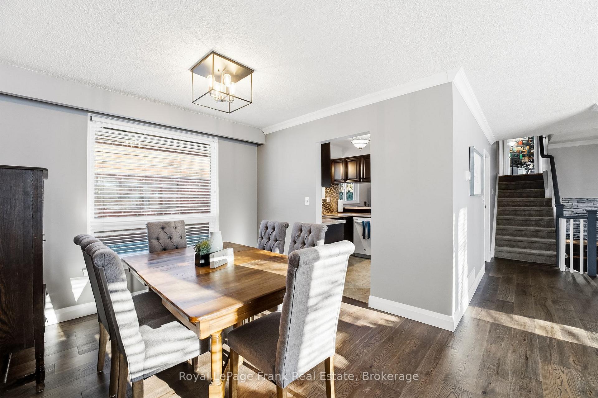 Photo 10 of 489 Crestwood Drive, Oshawa, O'Neill — HOMEH