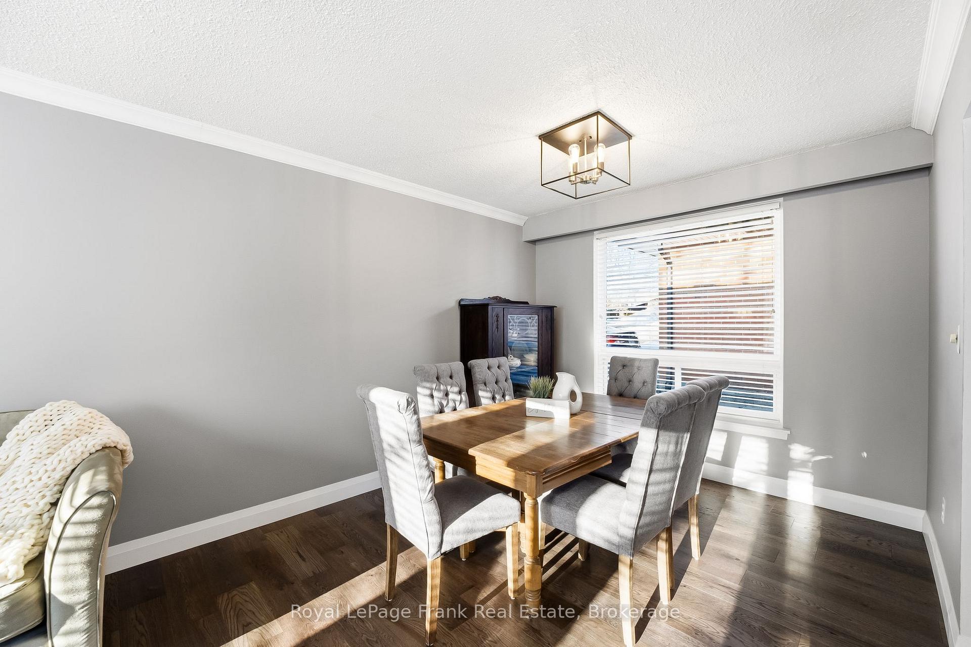 Photo 11 of 489 Crestwood Drive, Oshawa, O'Neill — HOMEH