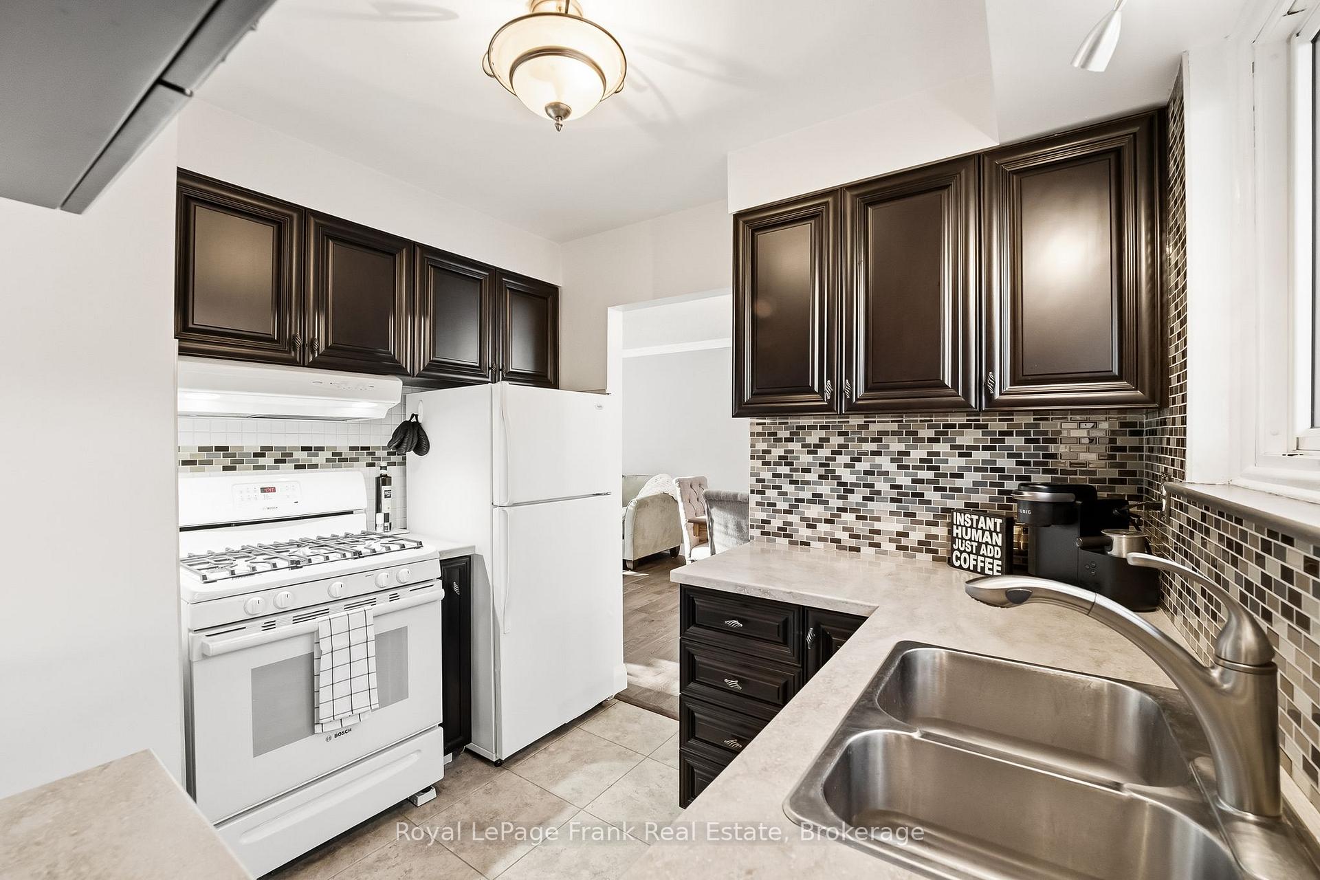 Photo 16 of 489 Crestwood Drive, Oshawa, O'Neill — HOMEH