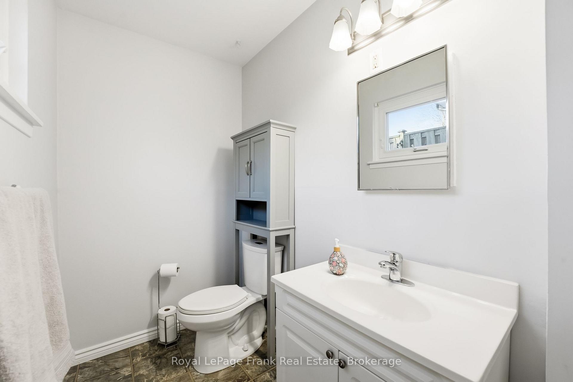 Photo 25 of 489 Crestwood Drive, Oshawa, O'Neill — HOMEH
