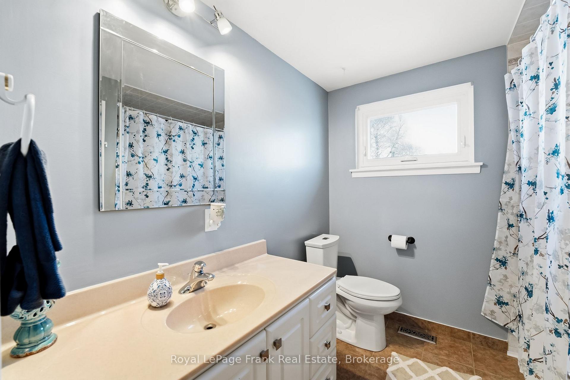 Photo 28 of 489 Crestwood Drive, Oshawa, O'Neill — HOMEH