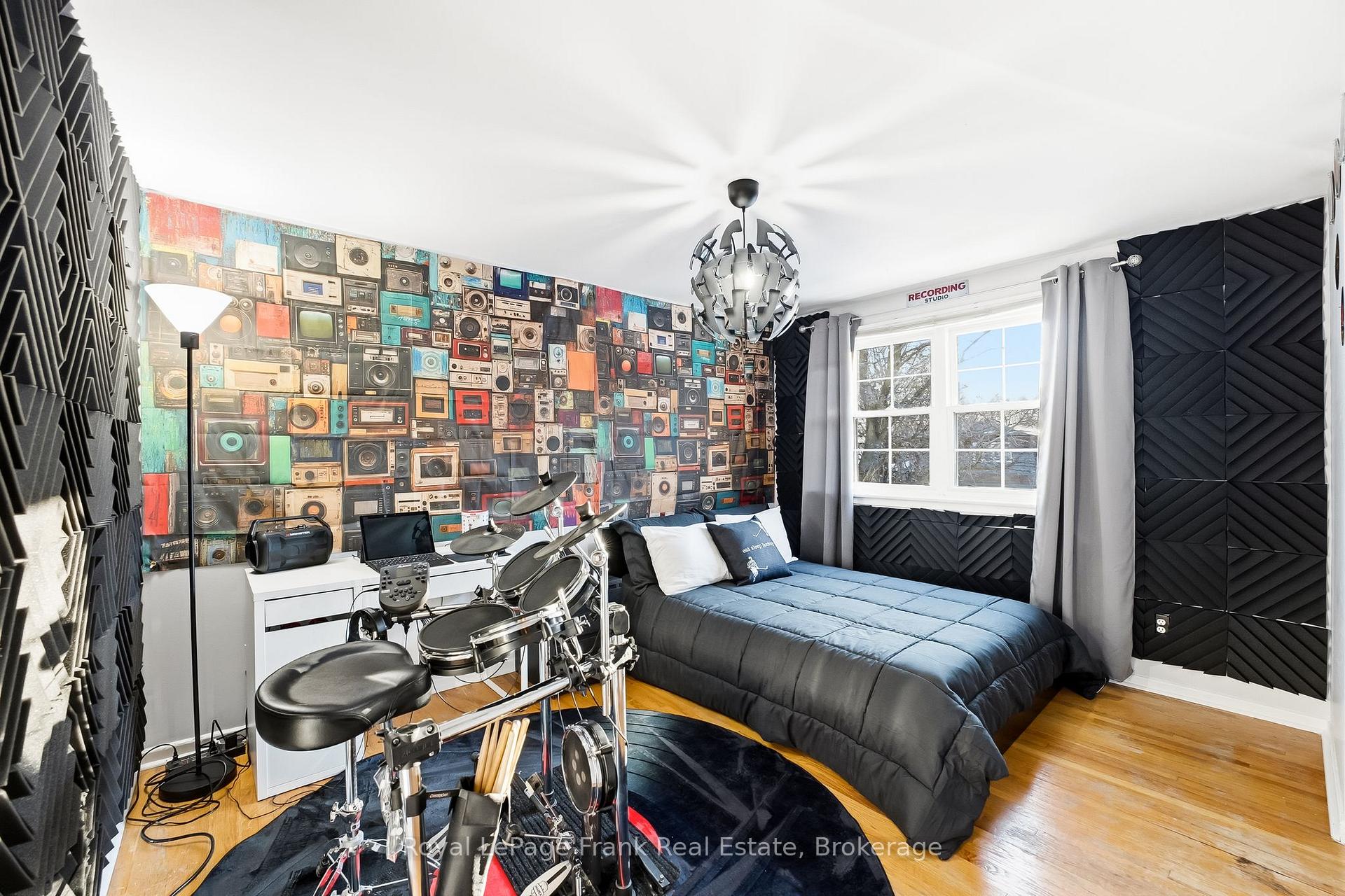 Photo 33 of 489 Crestwood Drive, Oshawa, O'Neill — HOMEH