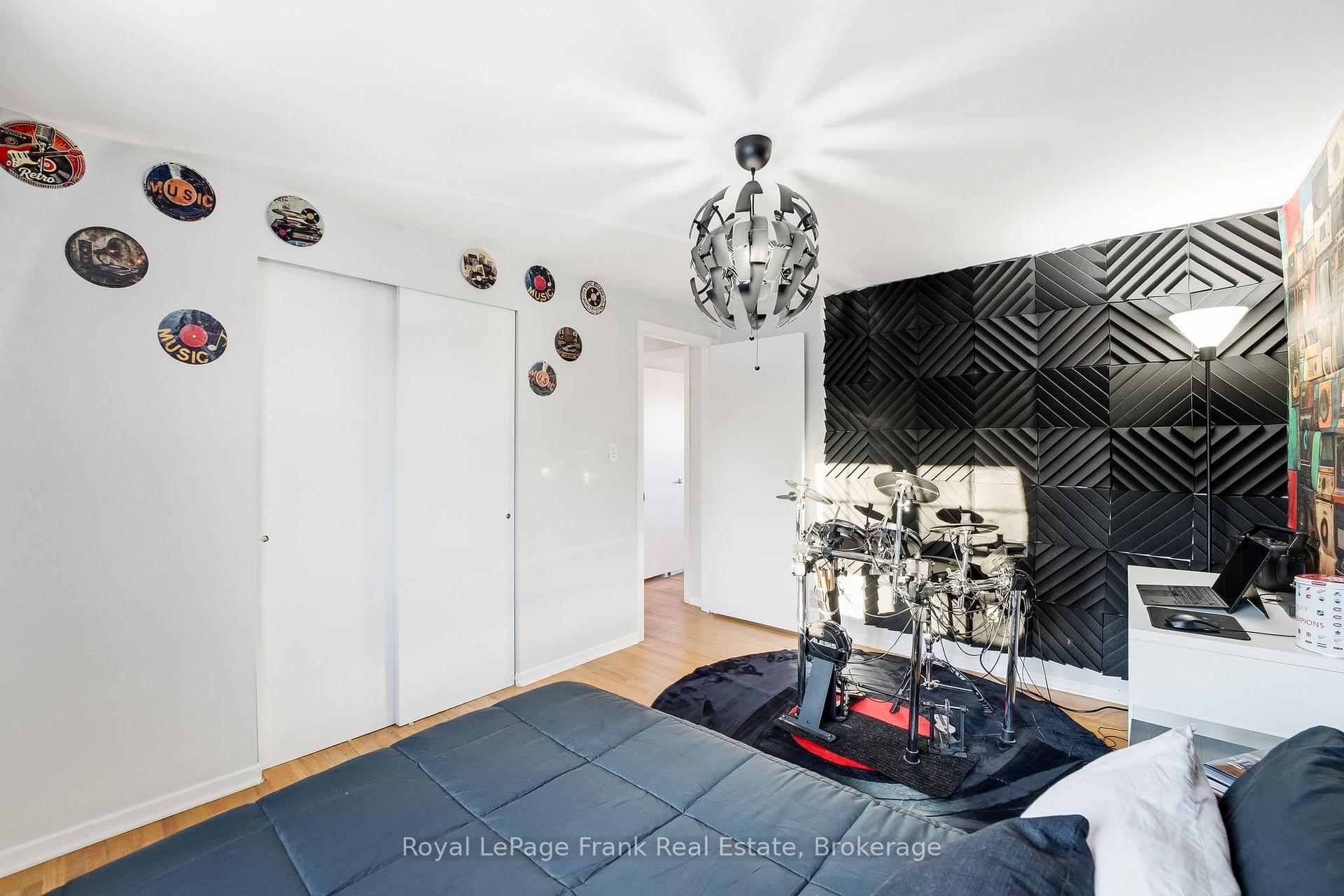 Photo 34 of 489 Crestwood Drive, Oshawa, O'Neill — HOMEH