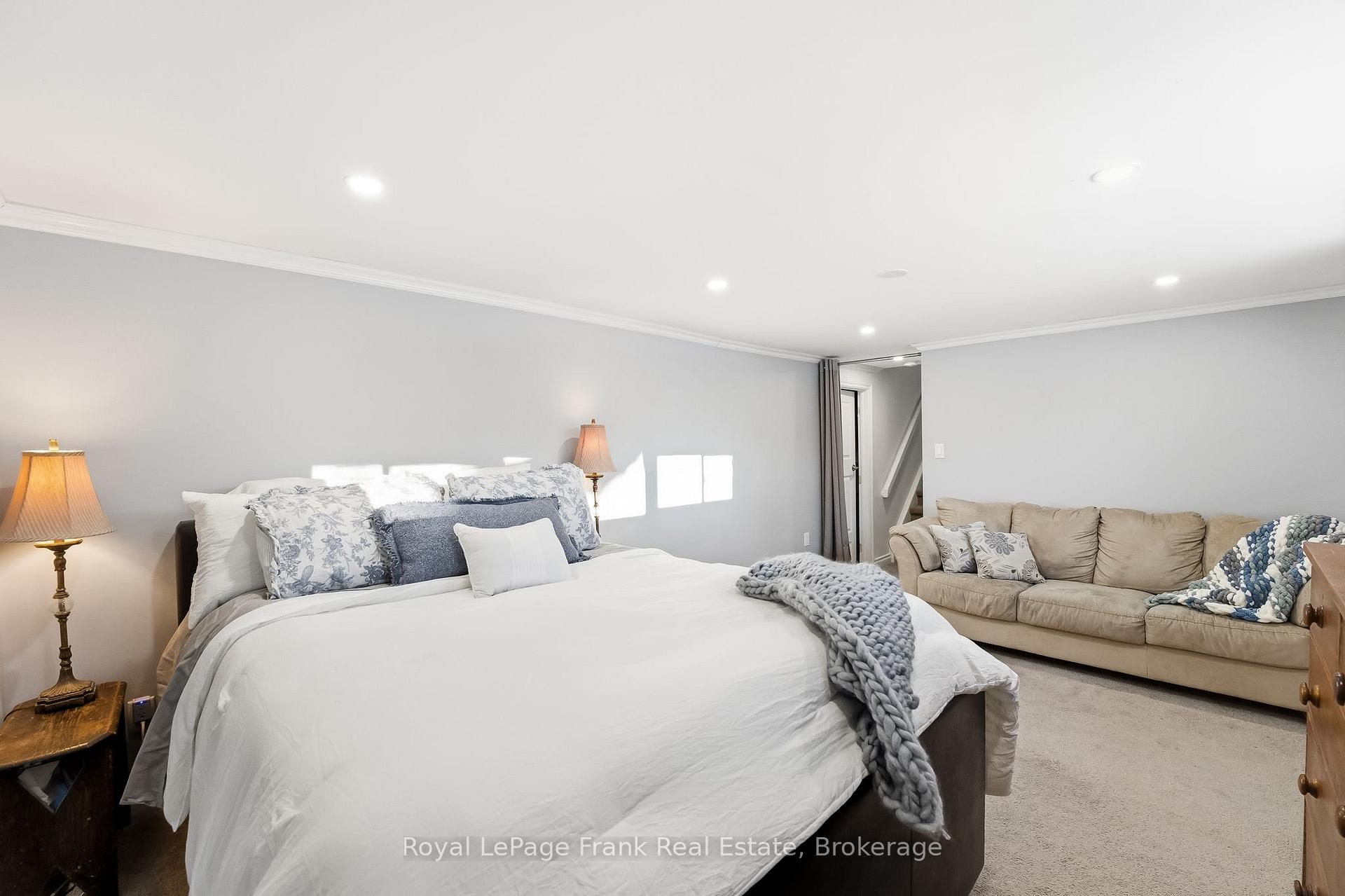 Photo 37 of 489 Crestwood Drive, Oshawa, O'Neill — HOMEH