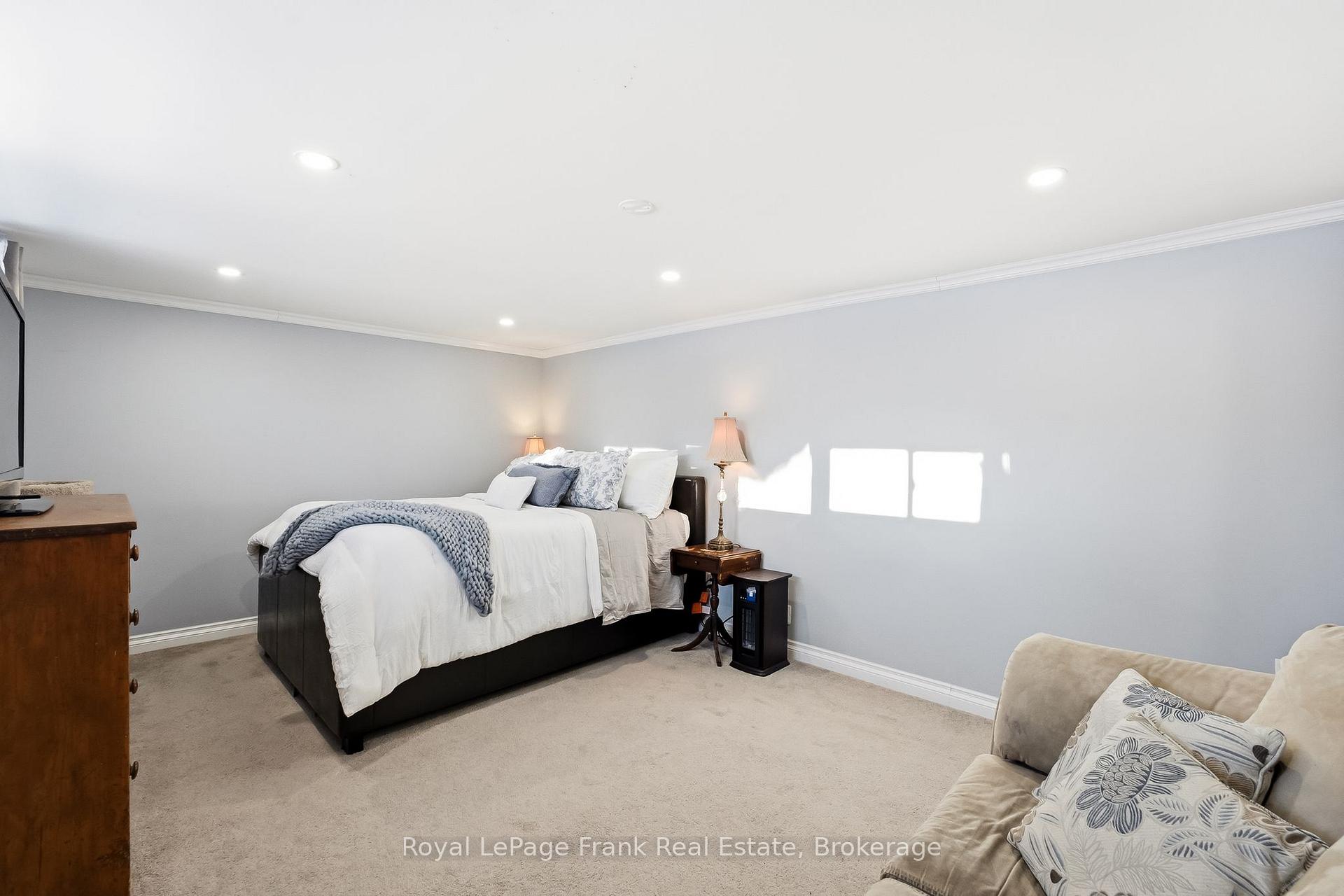 Photo 38 of 489 Crestwood Drive, Oshawa, O'Neill — HOMEH