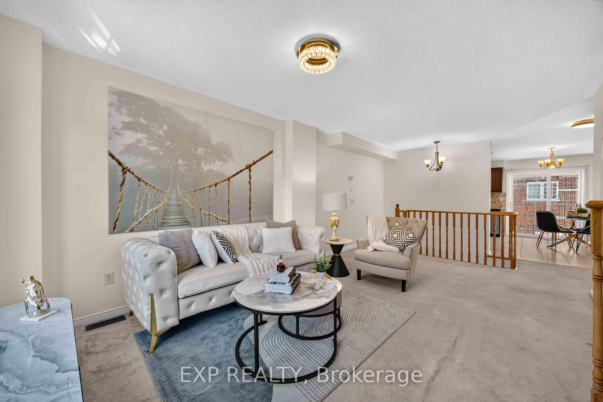 Photo 6 of 5 Garden Park Lane, Brampton, Downtown Brampton — HOMEH