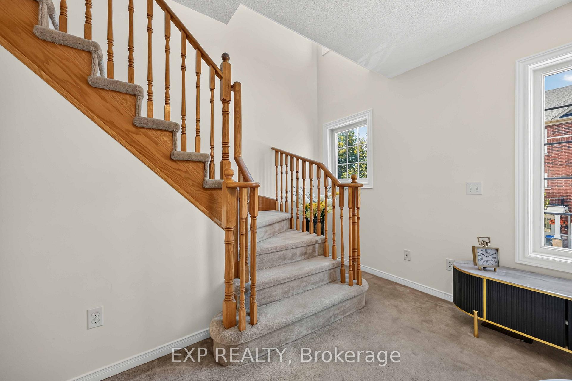 Photo 22 of 5 Garden Park Lane, Brampton, Downtown Brampton — HOMEH